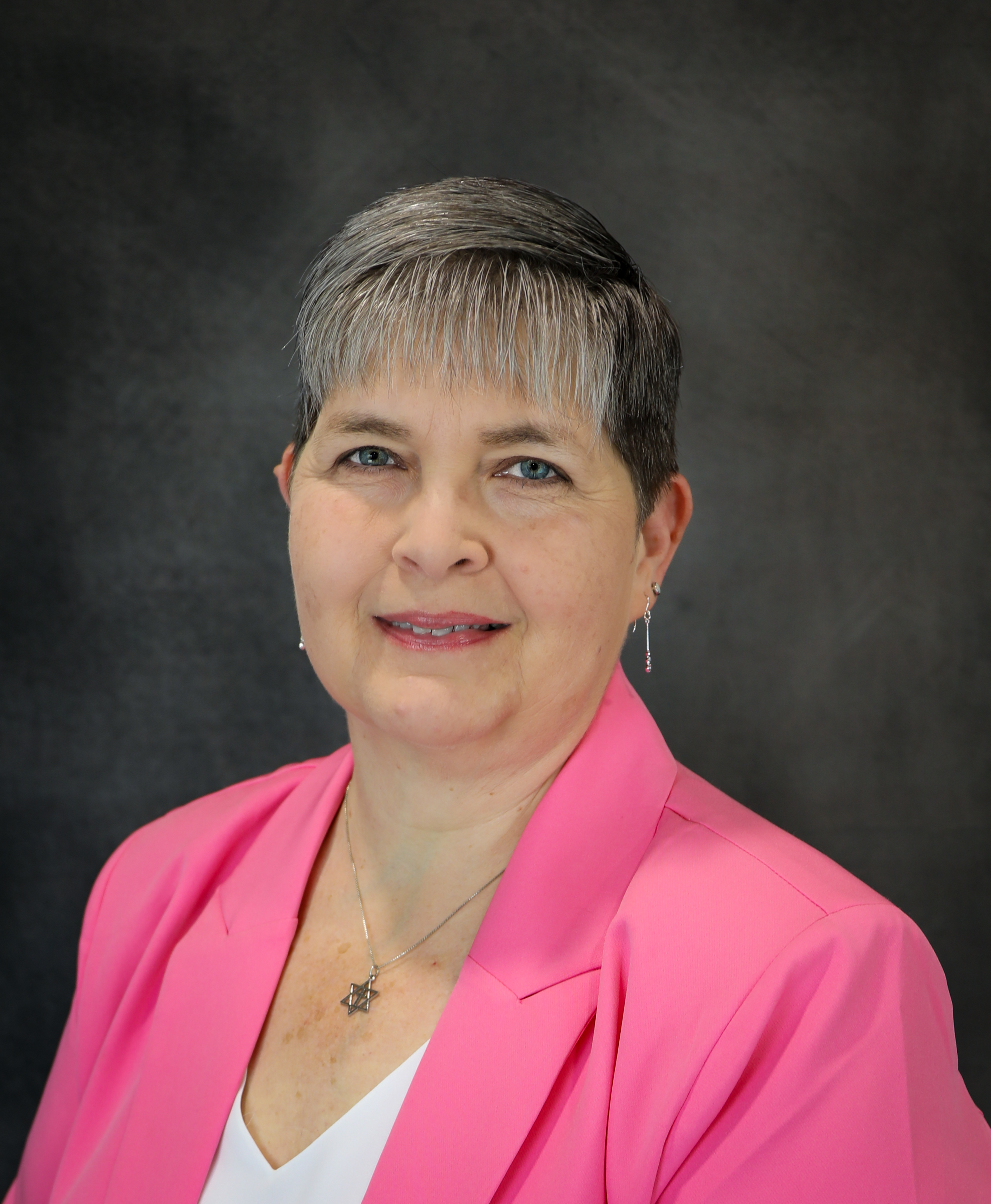 Tina Tucker Headshot